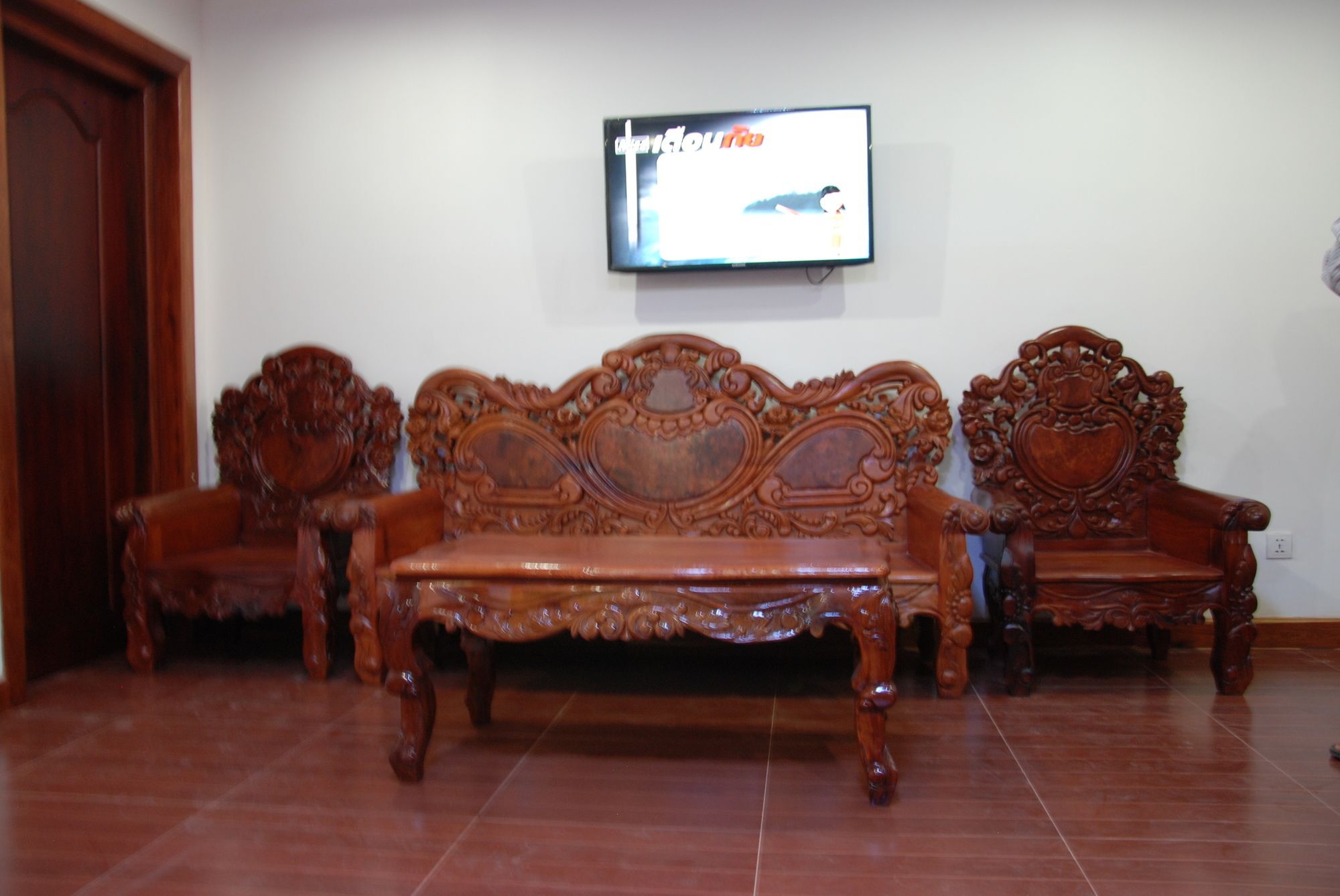 Emerald Bb Battambang Hotel Екстер'єр фото