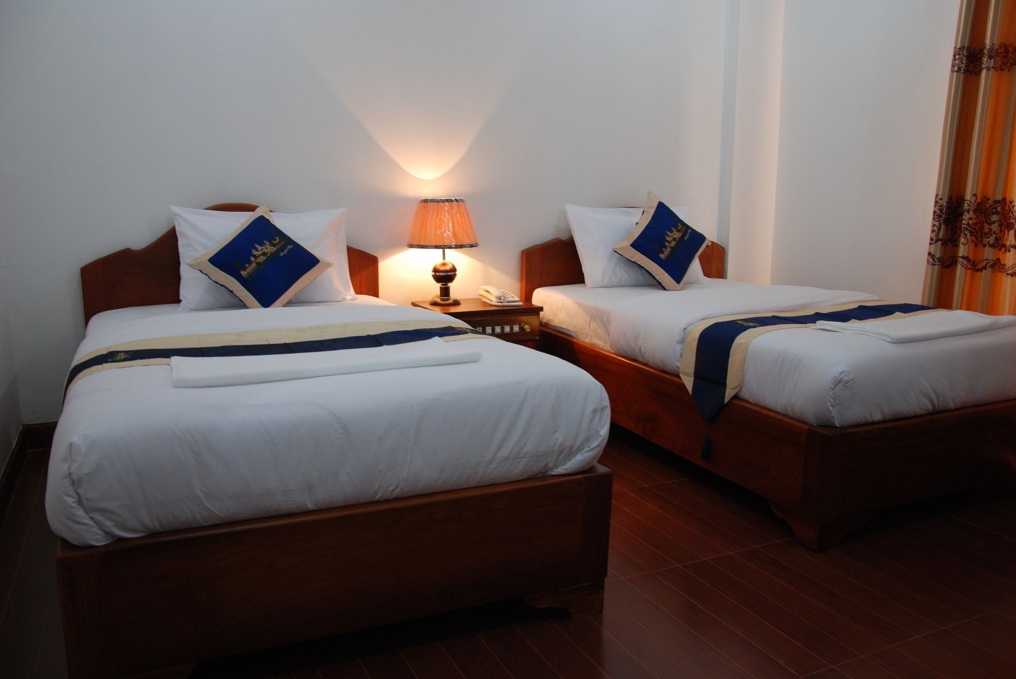 Emerald Bb Battambang Hotel Екстер'єр фото