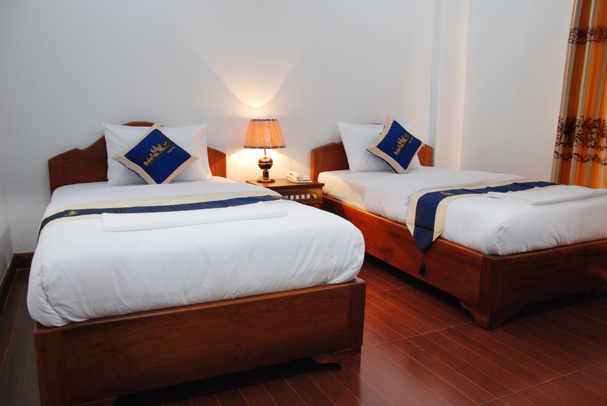 Emerald Bb Battambang Hotel Екстер'єр фото